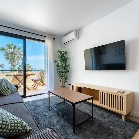Charming Near Beach, Sea View Terrace Apartmán *