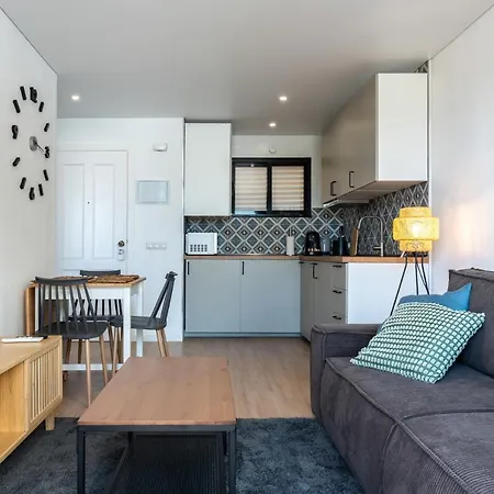 Apartmán Charming Near Beach, Sea View Terrace