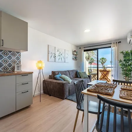 Апартаменти Charming Near Beach, Sea View Terrace *