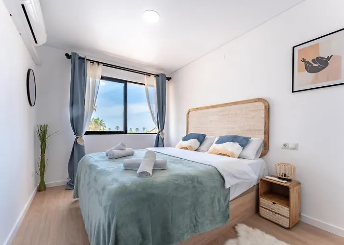 Charming Near Beach, Sea View Terrace Apartamento *