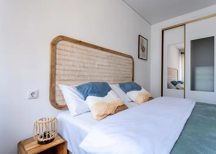 Charming Near Beach, Sea View Terrace Apartamento