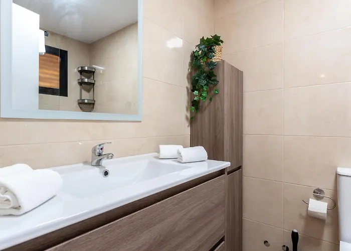 Charming Near Beach, Sea View Terrace Apartamento *